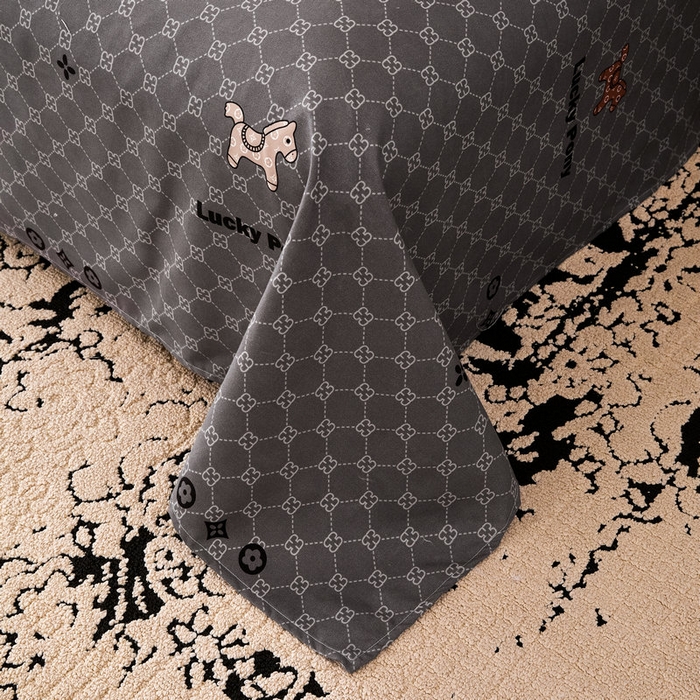 91家纺网 家纺一手货源 找家纺 宝薇 2026新款潮牌轻奢风大版夏被夏凉被空调被 天马行空