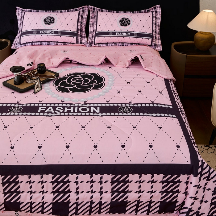 91家纺网 家纺一手货源 找家纺 宝薇 2026新款潮牌轻奢风大版夏被夏凉被空调被 小香风