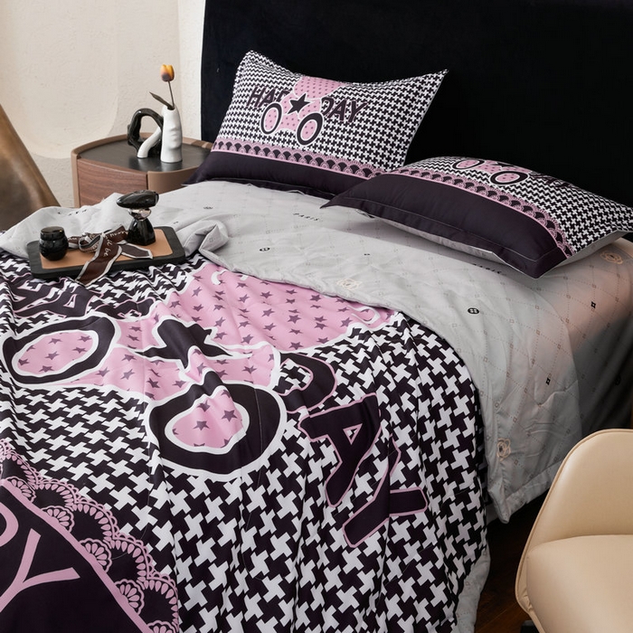 91家纺网 家纺一手货源 找家纺 宝薇 2026新款潮牌轻奢风大版夏被夏凉被空调被 星星熊