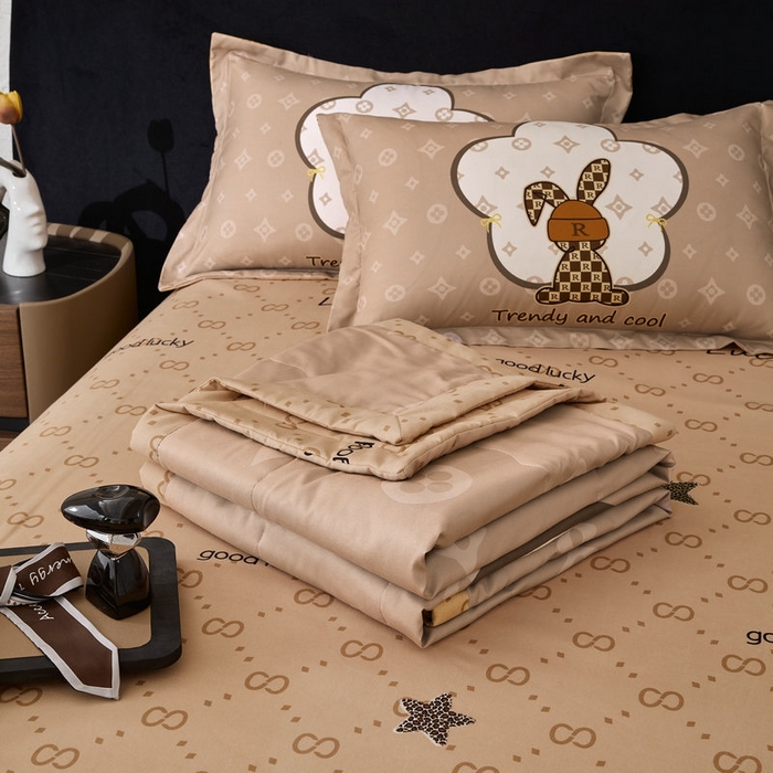 91家纺网 家纺一手货源 找家纺 宝薇 2026新款潮牌轻奢风大版夏被夏凉被空调被 英伦兔