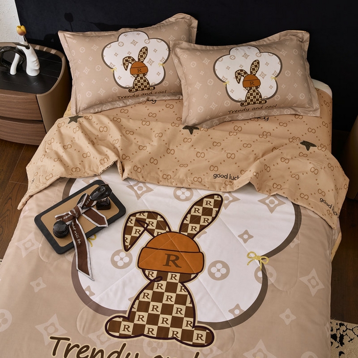 91家纺网 家纺一手货源 找家纺 宝薇 2026新款潮牌轻奢风大版夏被夏凉被空调被 英伦兔