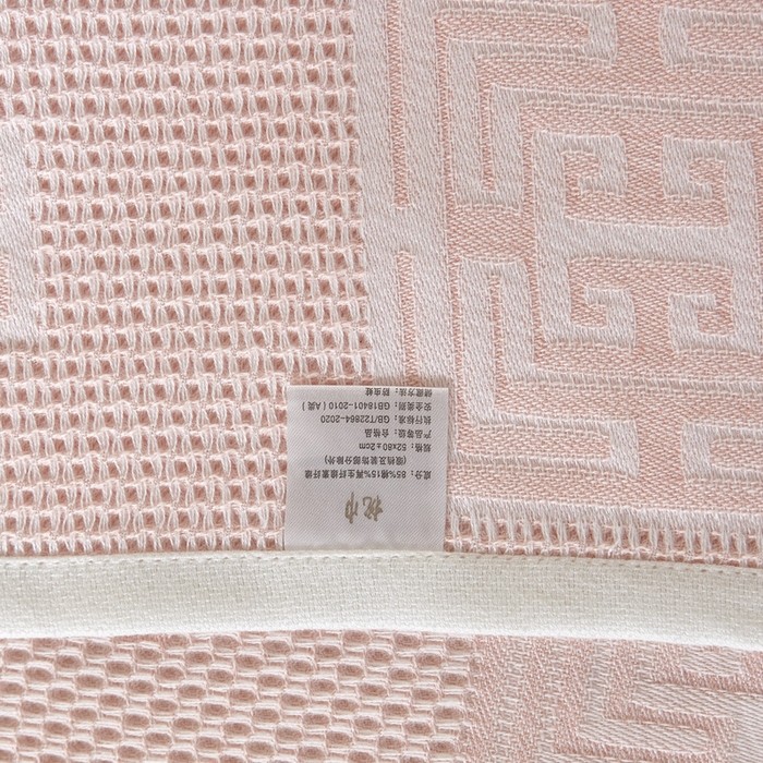 91家纺网 家纺一手货源 找家纺 朴尔家纺-毛巾被 2026新款全棉纱布蜂窝结构系列枕巾系列 魔方印-嫩粉