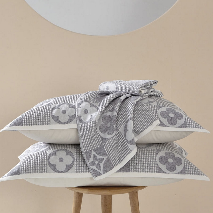 91家纺网 家纺一手货源 找家纺 朴尔家纺-毛巾被 2026新款全棉纱布蜂窝结构系列枕巾系列 幸运草-浅灰