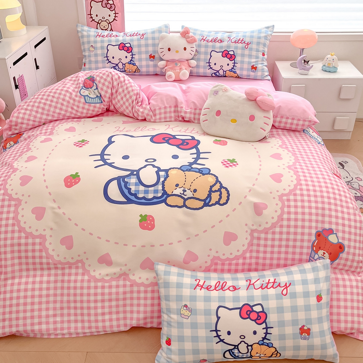 91家纺网 家纺一手货源 找家纺 暮思家居 2026新款正版授权三丽鸥大版全棉纯棉数码印花纯棉四件套系列-第一批 大版-奶油KT