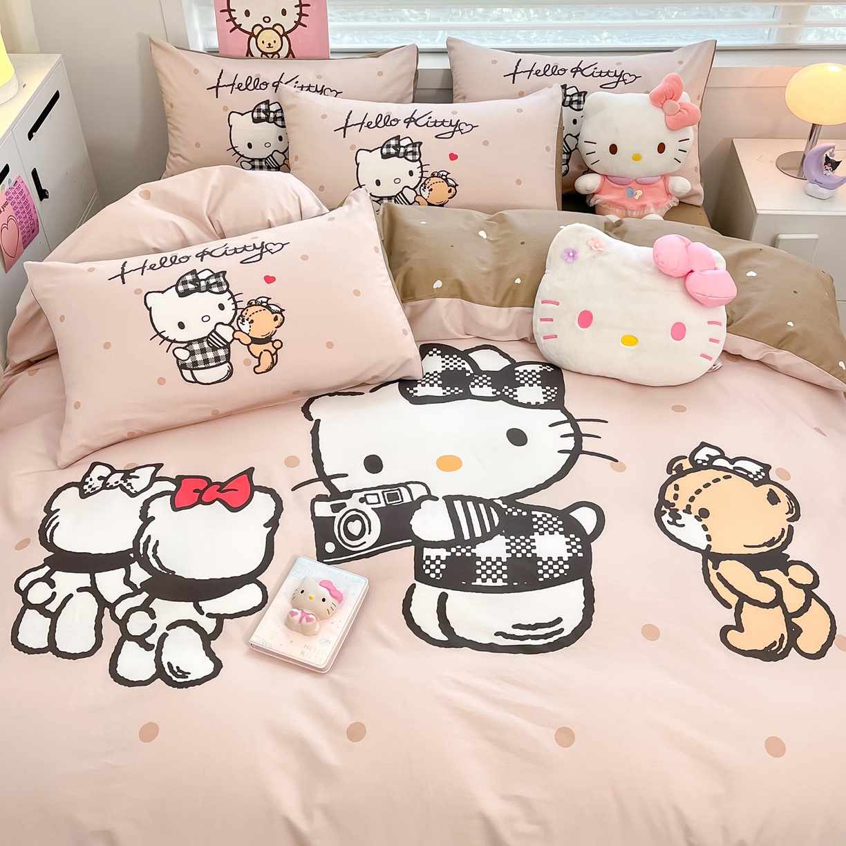 91家纺网 家纺一手货源 找家纺 暮思家居 2026新款正版授权三丽鸥大版全棉纯棉数码印花纯棉四件套系列-第一批 大版-时尚KT