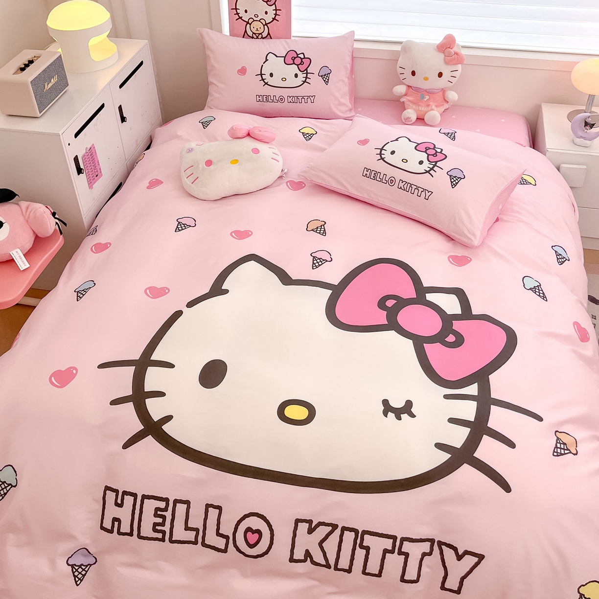 91家纺网 家纺一手货源 找家纺 暮思家居 2026新款正版授权三丽鸥大版全棉纯棉数码印花纯棉四件套系列-第一批 大版-甜筒KT