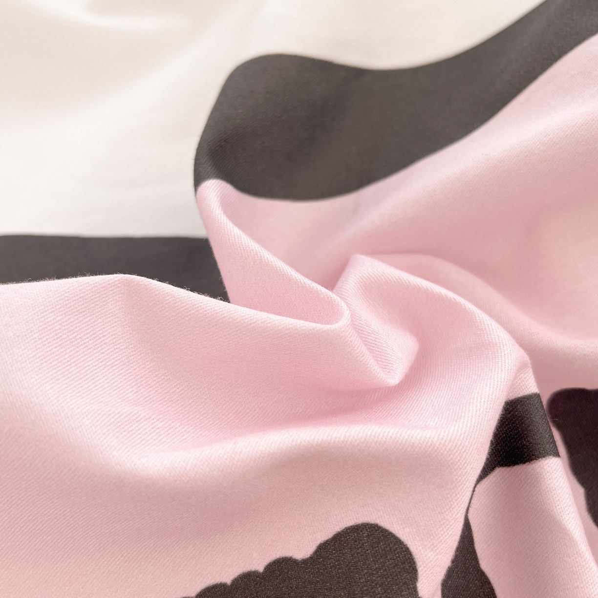 91家纺网 家纺一手货源 找家纺 暮思家居 2026新款正版授权三丽鸥大版全棉纯棉数码印花纯棉四件套系列-第一批 大版-甜筒KT