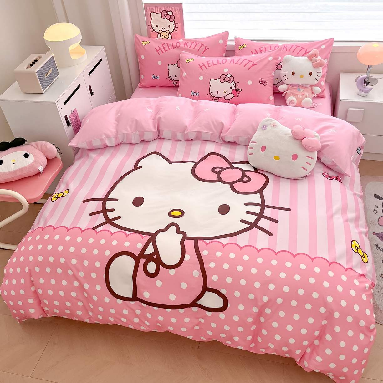 91家纺网 家纺一手货源 找家纺 暮思家居 2026新款正版授权三丽鸥大版全棉纯棉数码印花纯棉四件套系列-第一批 大版-条纹KT