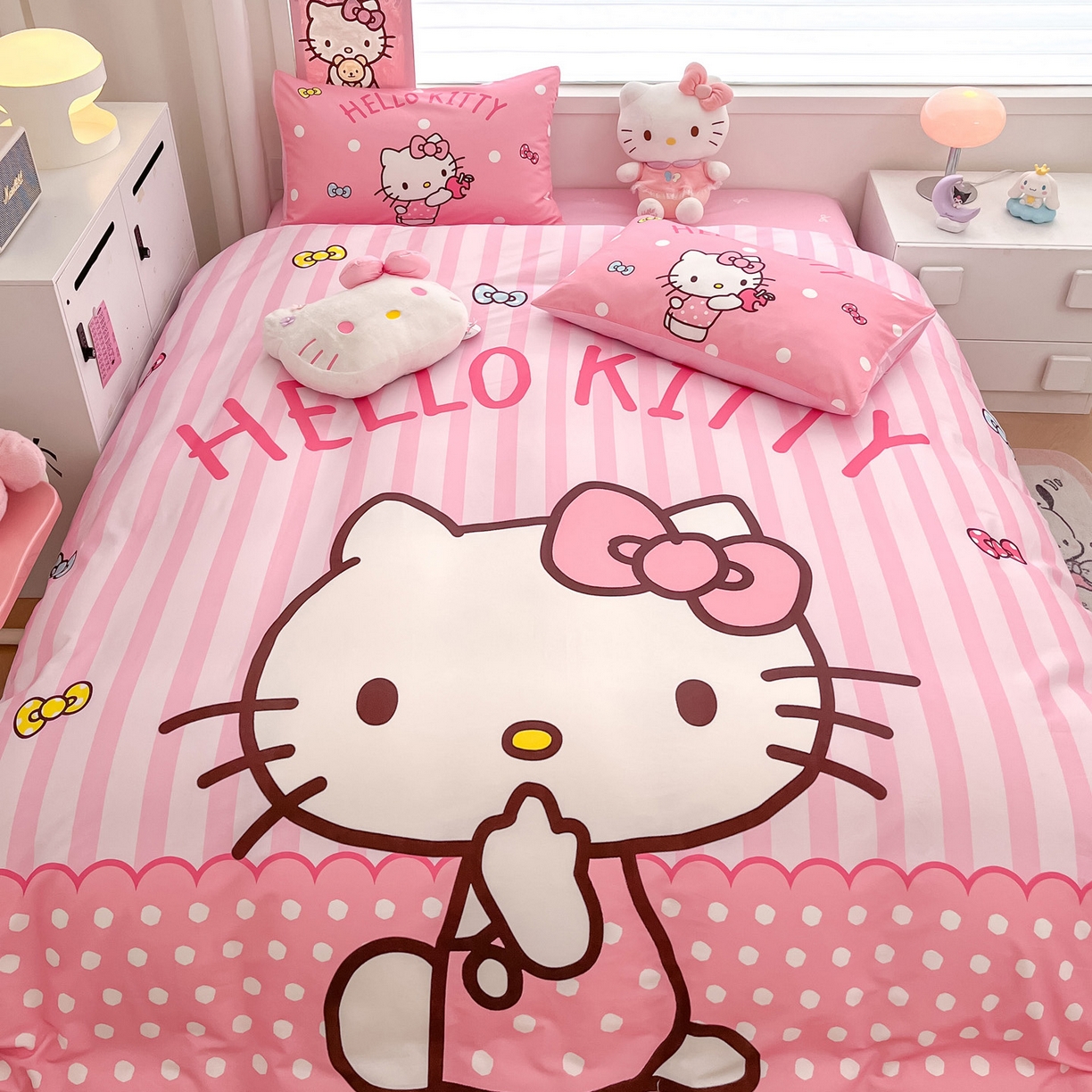 91家纺网 家纺一手货源 找家纺 暮思家居 2026新款正版授权三丽鸥大版全棉纯棉数码印花纯棉四件套系列-第一批 大版-条纹KT