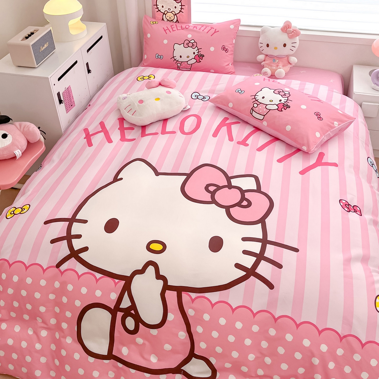 91家纺网 家纺一手货源 找家纺 暮思家居 2026新款正版授权三丽鸥大版全棉纯棉数码印花纯棉四件套系列-第一批 大版-条纹KT