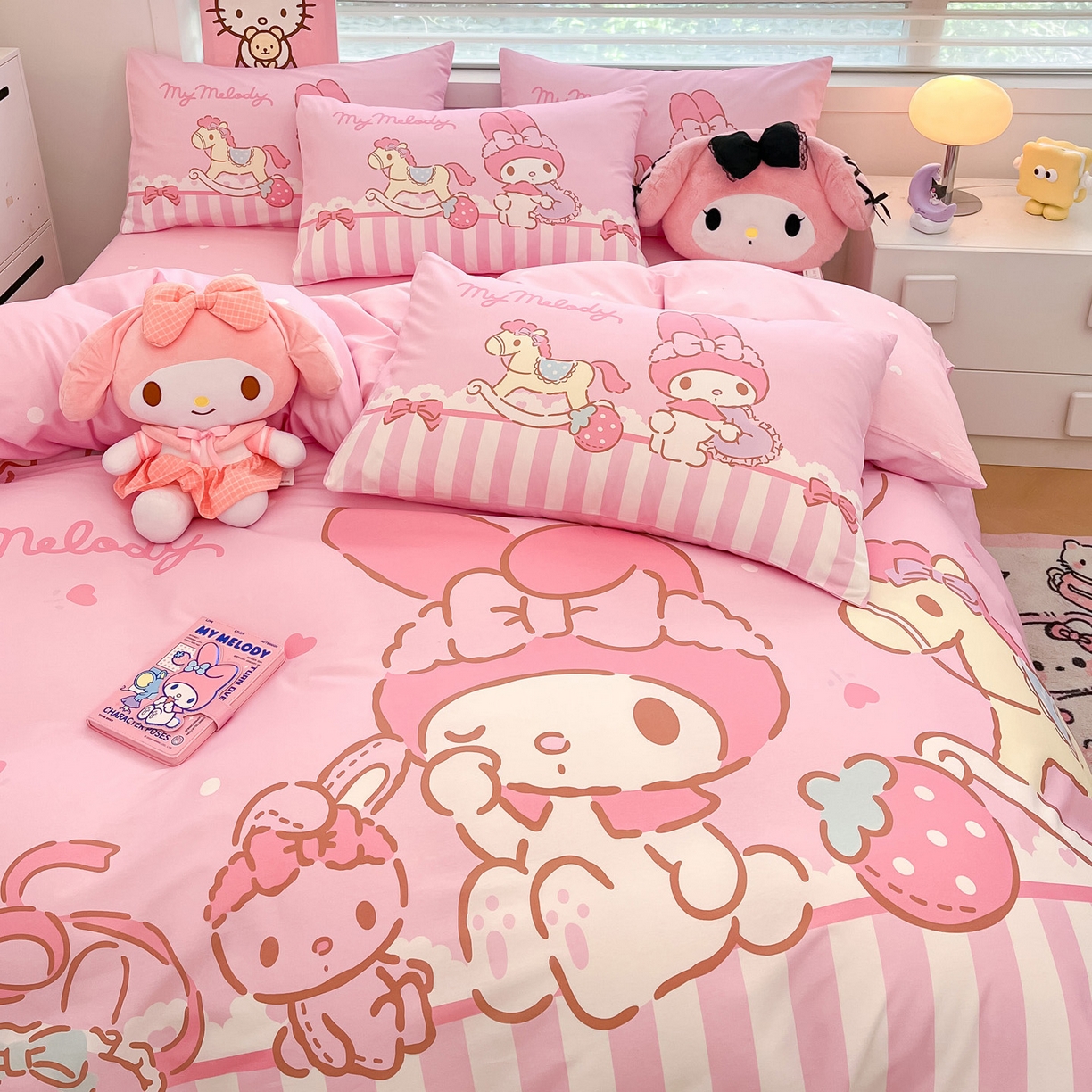 91家纺网 家纺一手货源 找家纺 暮思家居 2026新款正版授权三丽鸥大版全棉纯棉数码印花纯棉四件套系列-第一批 大版-条纹美乐蒂