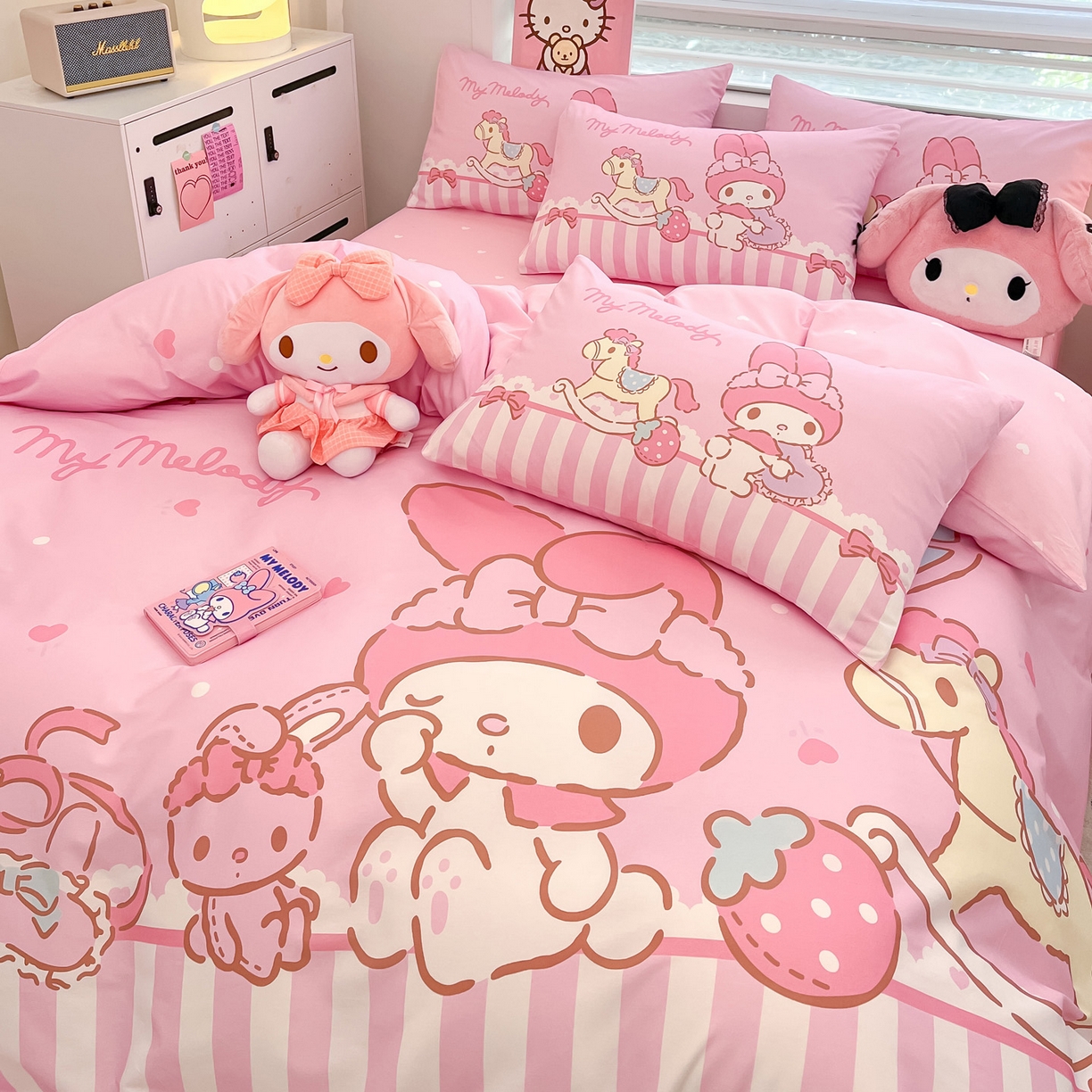 91家纺网 家纺一手货源 找家纺 暮思家居 2026新款正版授权三丽鸥大版全棉纯棉数码印花纯棉四件套系列-第一批 大版-条纹美乐蒂