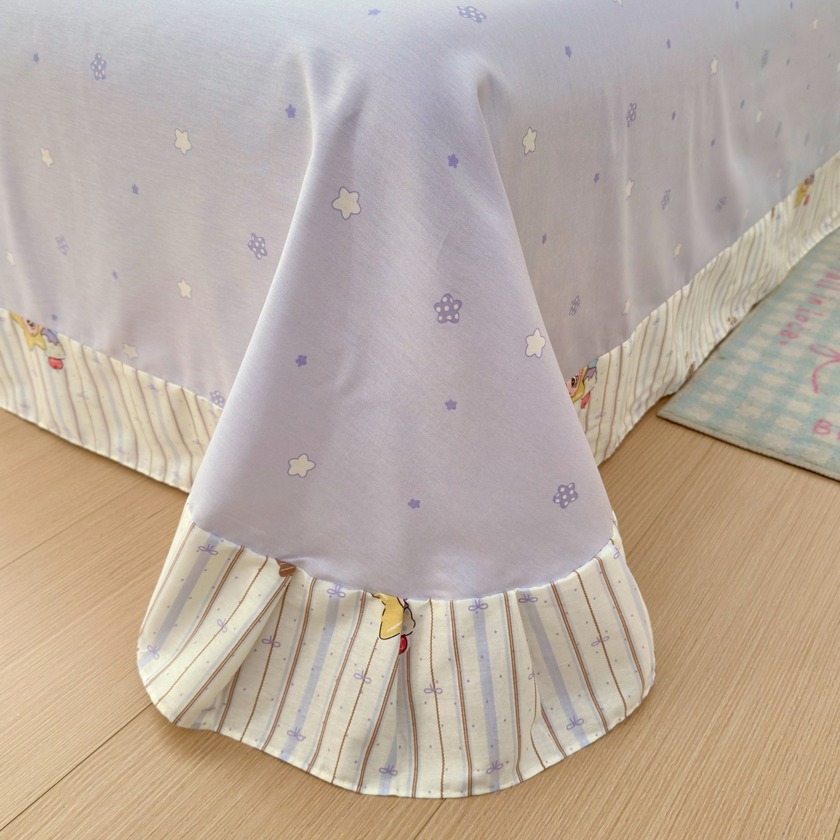 91家纺网 家纺一手货源 找家纺 女子家纺 2026新款全棉网红直播爆款吊边一字绣工艺款四件套-系列二 小精灵