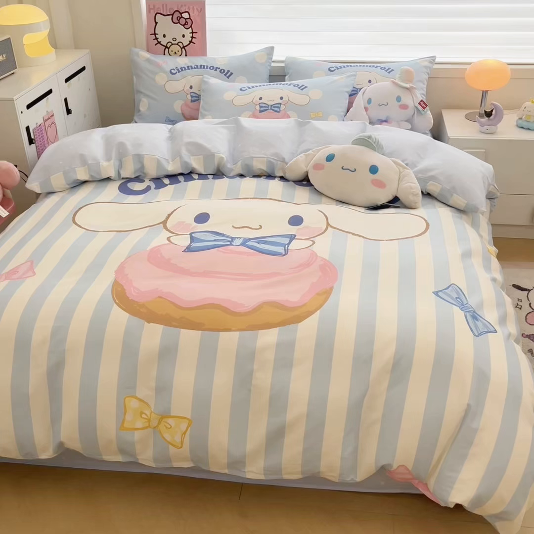 91家纺网 家纺一手货源 找家纺 暮思家居 2026新款正版授权三丽鸥大版全棉纯棉数码印花纯棉四件套系列-第一批 大版-条纹玉桂狗