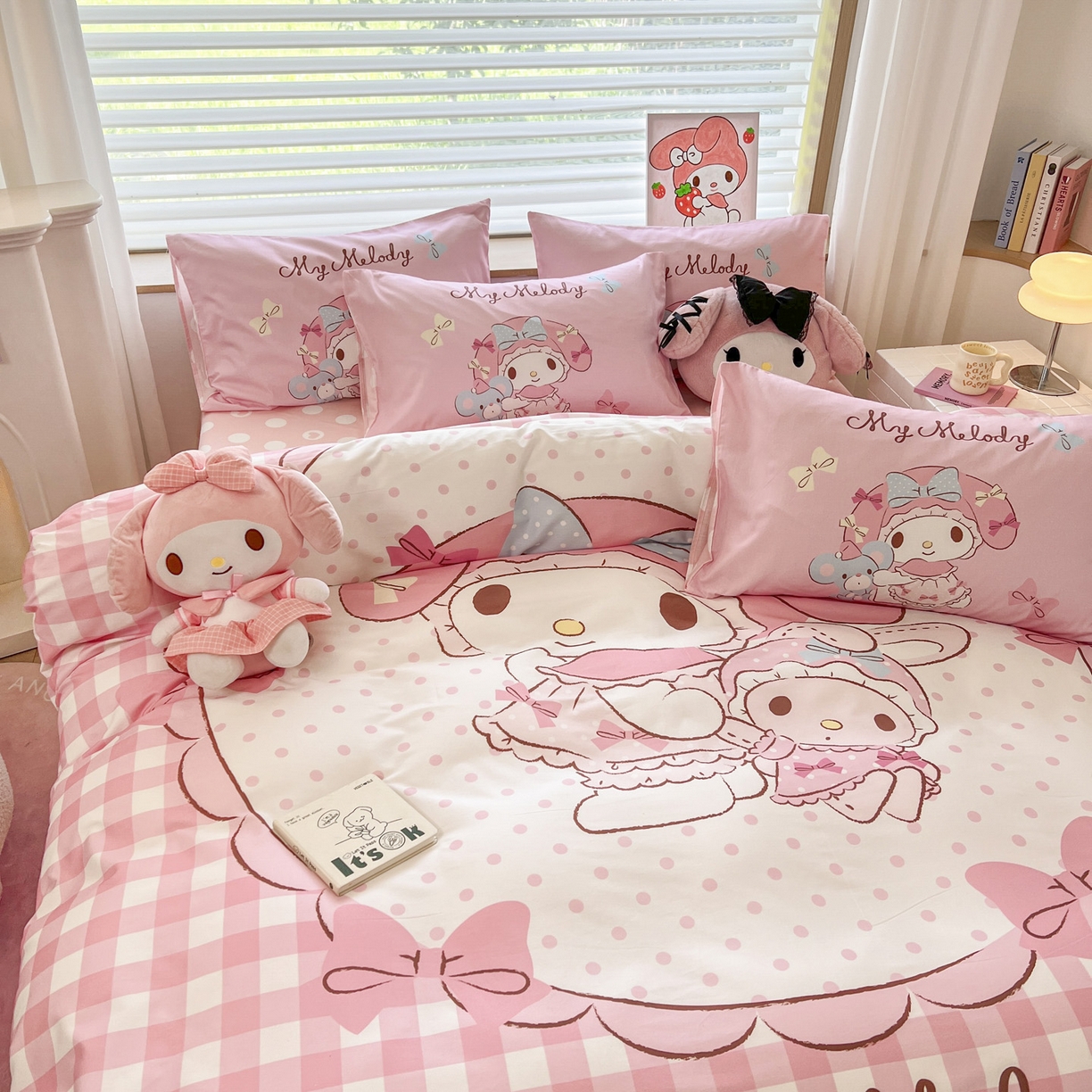 91家纺网 家纺一手货源 找家纺 暮思家居 2026新款正版授权三丽鸥大版全棉纯棉数码印花纯棉四件套系列-第一批 大版-玩偶美乐蒂