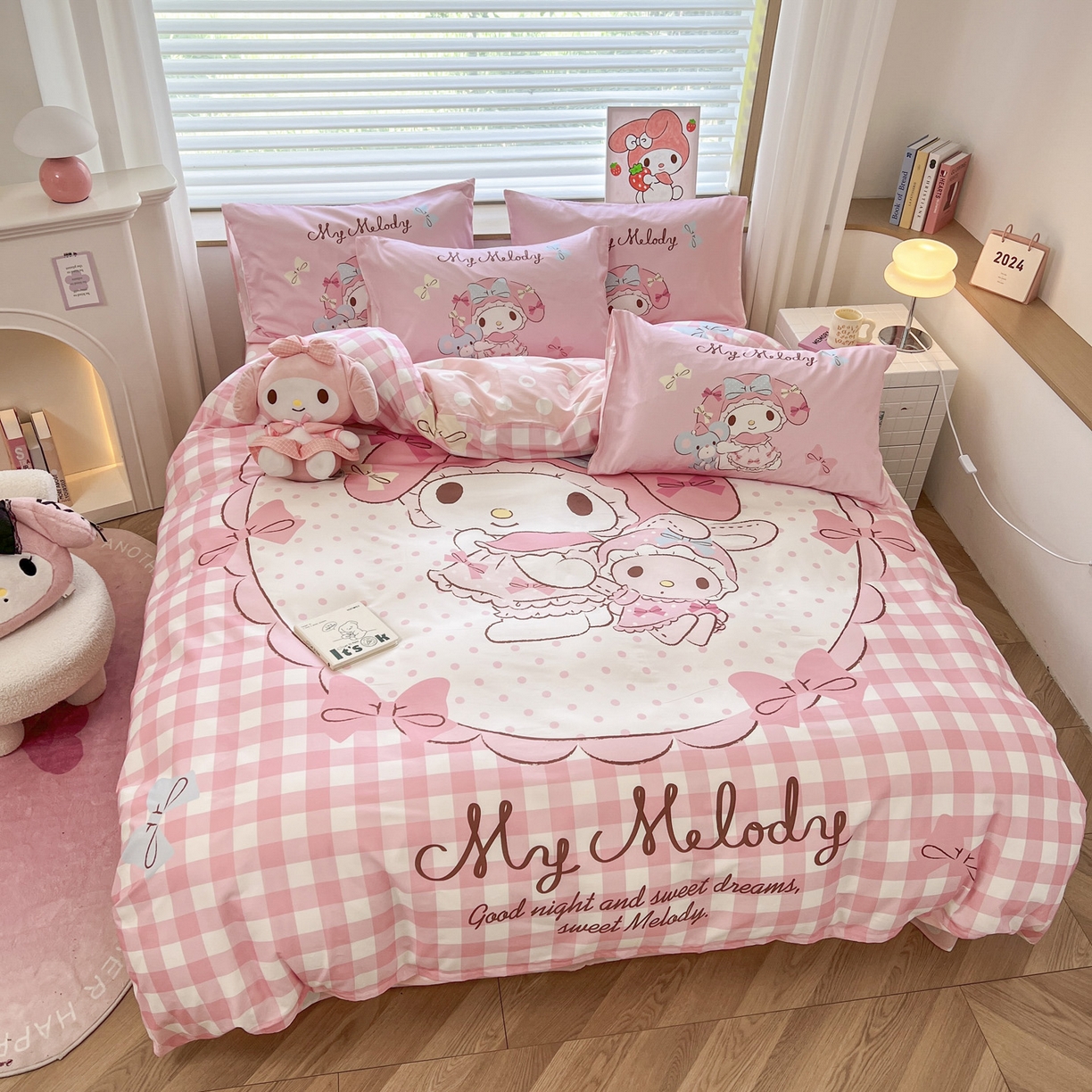 91家纺网 家纺一手货源 找家纺 暮思家居 2026新款正版授权三丽鸥大版全棉纯棉数码印花纯棉四件套系列-第一批 大版-玩偶美乐蒂