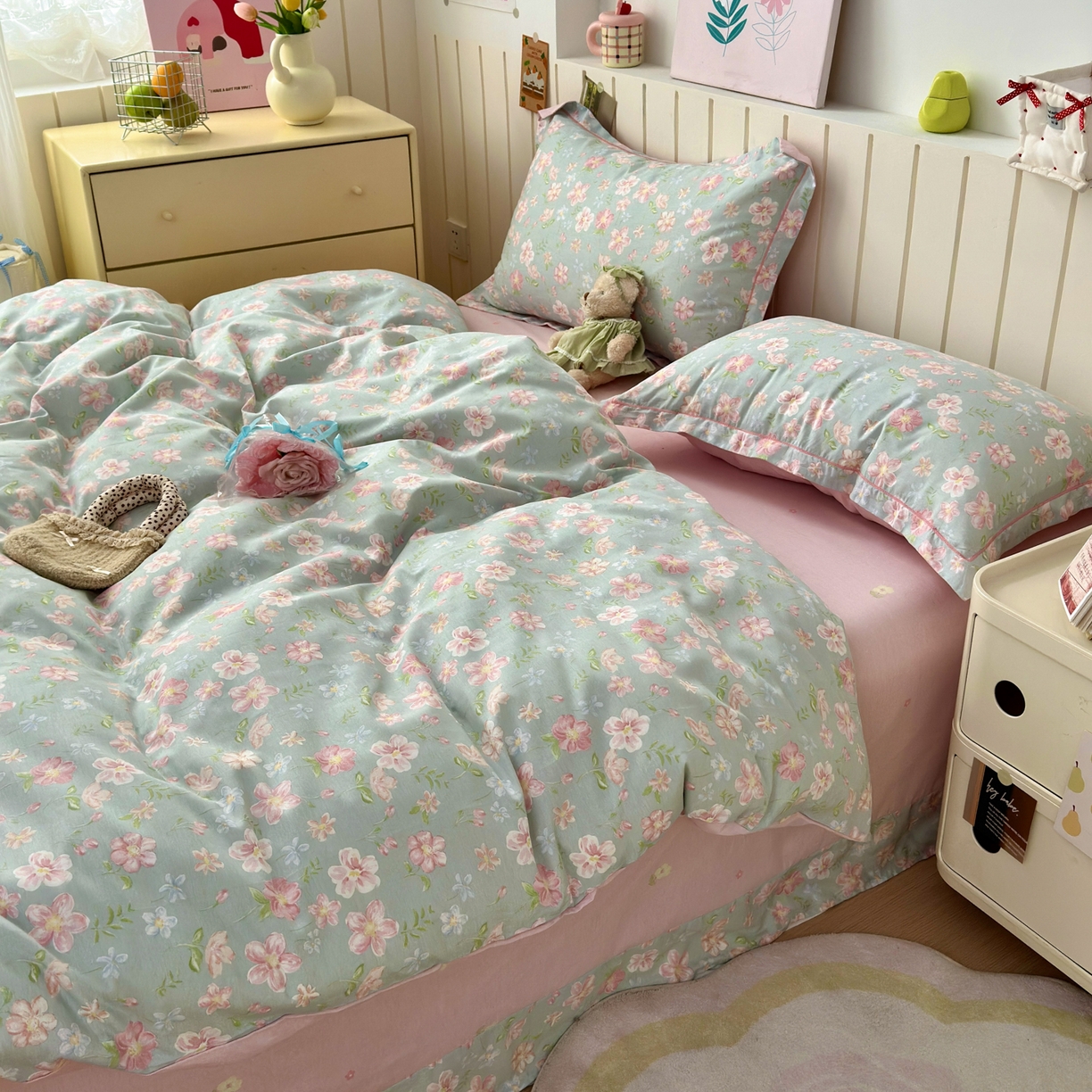 91家纺网 家纺一手货源 找家纺 女子家纺 2026新款全棉网红直播爆款吊边一字绣工艺款四件套-系列二 恋恋花开