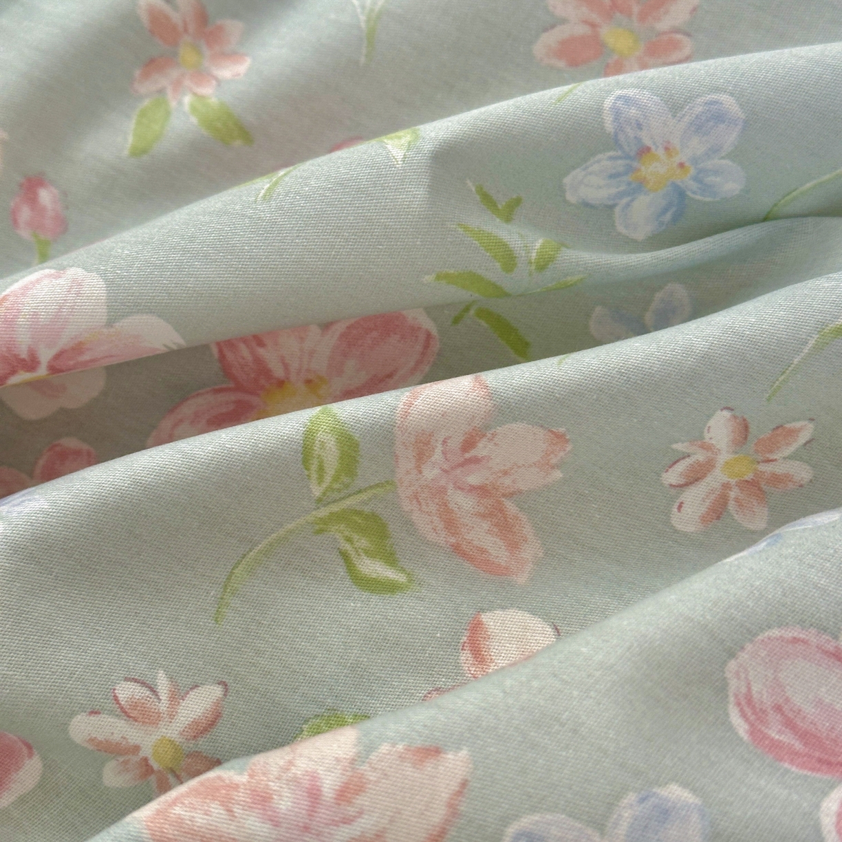 91家纺网 家纺一手货源 找家纺 女子家纺 2026新款全棉网红直播爆款吊边一字绣工艺款四件套-系列二 恋恋花开