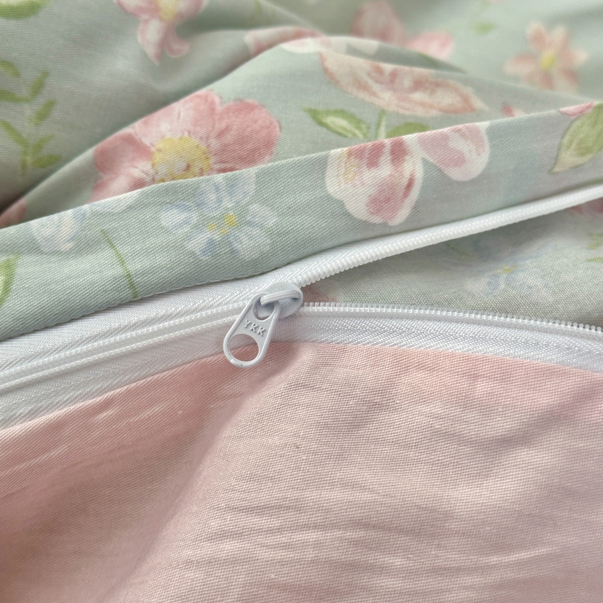 91家纺网 家纺一手货源 找家纺 女子家纺 2026新款全棉网红直播爆款吊边一字绣工艺款四件套-系列二 恋恋花开