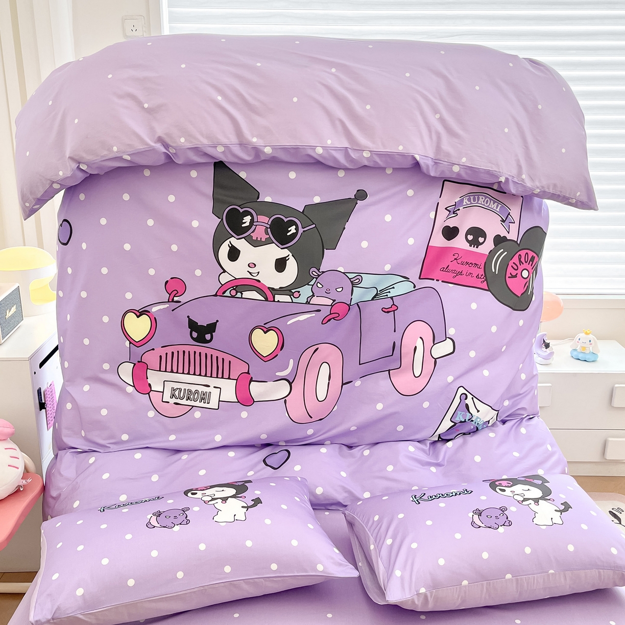 91家纺网 家纺一手货源 找家纺 暮思家居 2026新款正版授权三丽鸥大版全棉纯棉数码印花纯棉四件套系列-第一批 大版-小汽车库洛米