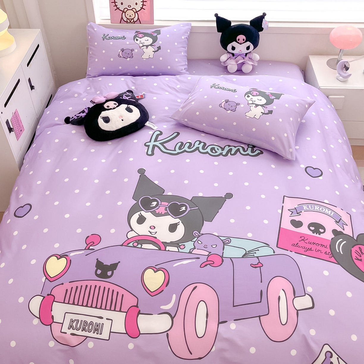 91家纺网 家纺一手货源 找家纺 暮思家居 2026新款正版授权三丽鸥大版全棉纯棉数码印花纯棉四件套系列-第一批 大版-小汽车库洛米