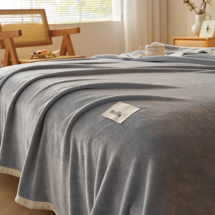 91家纺网 家纺一手货源 找家纺 蓝冰家纺 2026新款加厚牛奶绒多功能毛毯 烟灰色