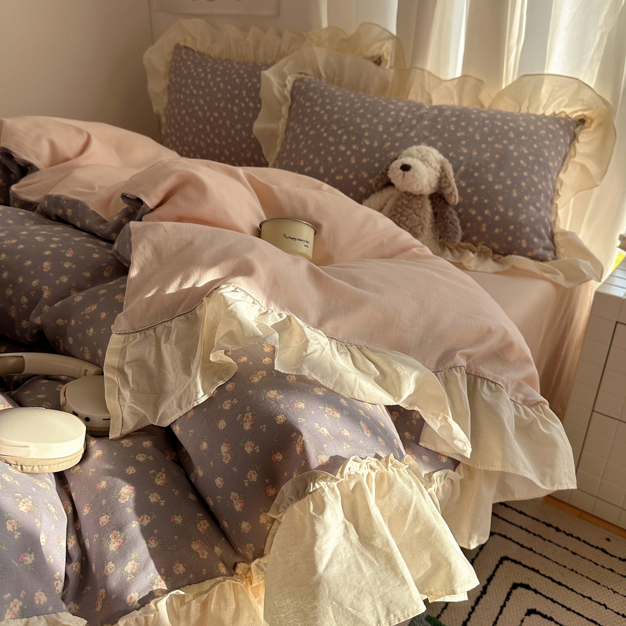 91家纺网 家纺一手货源 找家纺 六巷胡同 2026新款韩系博主风花边款小碎花全棉双层纱四件套 双层纱-风眠花信