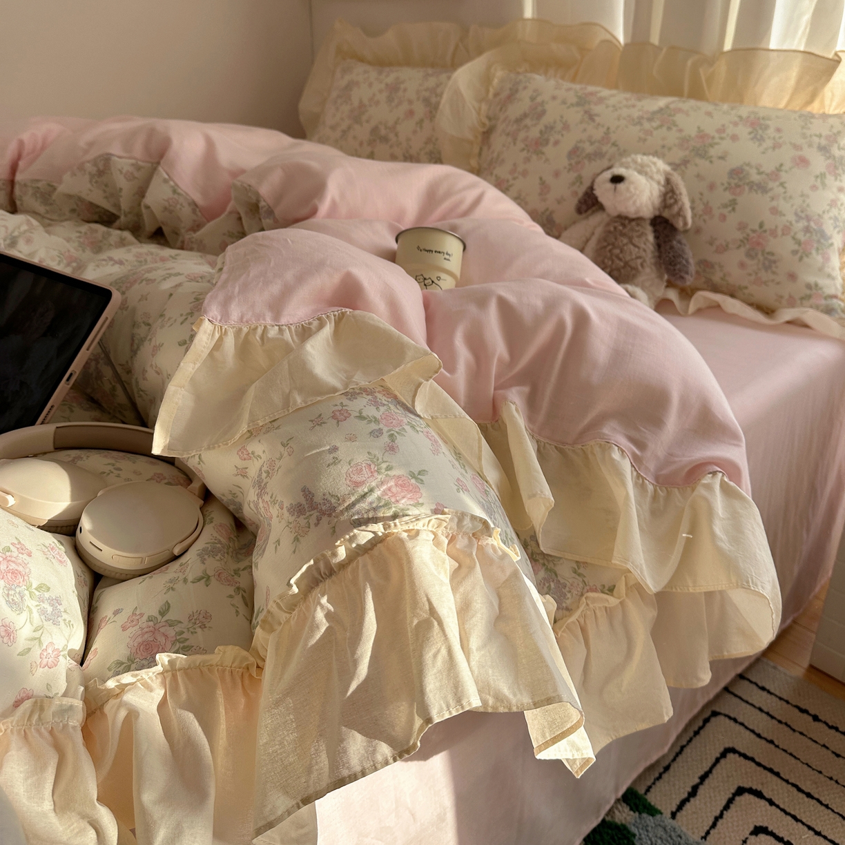 91家纺网 家纺一手货源 找家纺 六巷胡同 2026新款韩系博主风花边款小碎花全棉双层纱四件套 双层纱-山茶不芜