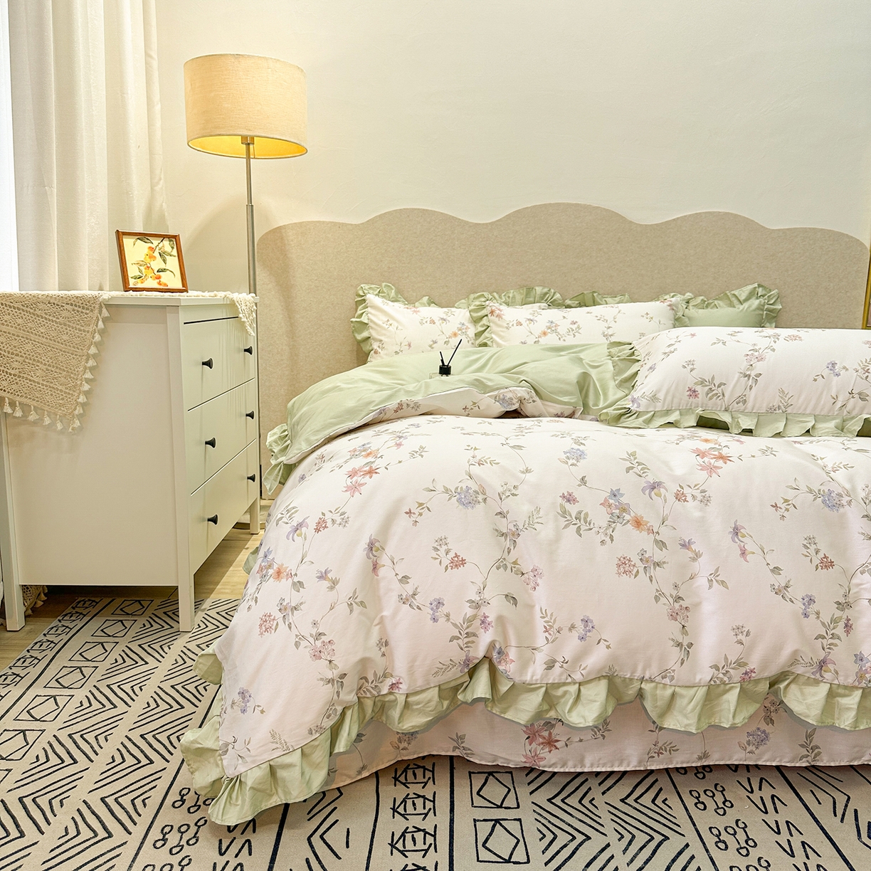 橙艺家居 2026新款丝光全棉纯棉印花花边四件套-爱丽丝柔棉 严格控价，券后、活动后标准不得低于248元，以此类推。 花野初柠