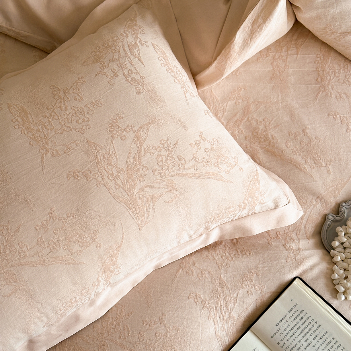 91家纺网 家纺一手货源 找家纺 太古汇家居 2026新款全棉水洗色织提花系列四件套-会员260/280 券后控价——券后不低于358（严格按照控价） 铃兰物语-粉色