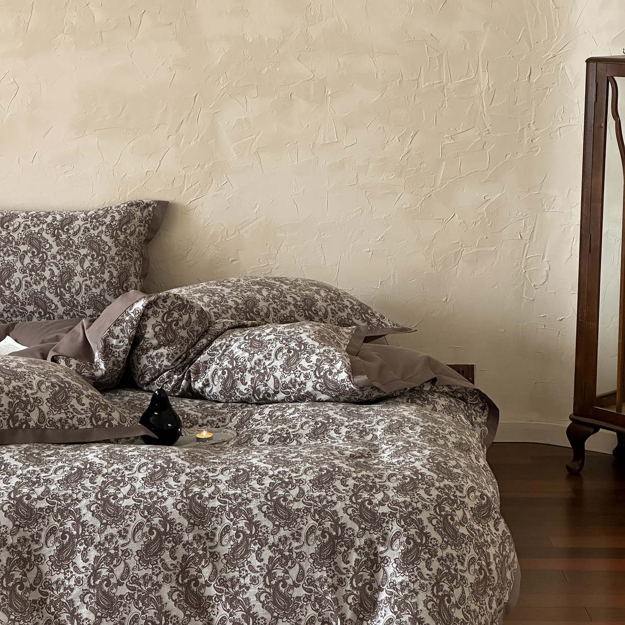 91家纺网 家纺一手货源 找家纺 太古汇家居 2026新款全棉水洗色织提花系列四件套-会员260/280 券后控价——券后不低于358（严格按照控价） 逐夏之梦-乌木咖