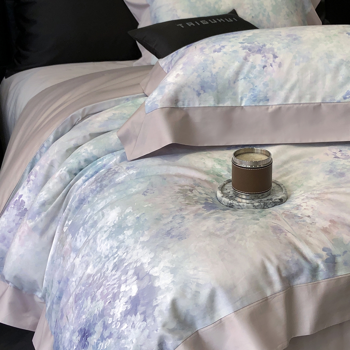 91家纺网 家纺一手货源 找家纺 太古汇家居 2026新款高支高密长绒棉专版数码印花四件套-会员260/280 券后控价——券后不低于348（严格按照控价） 沁园花语-紫色