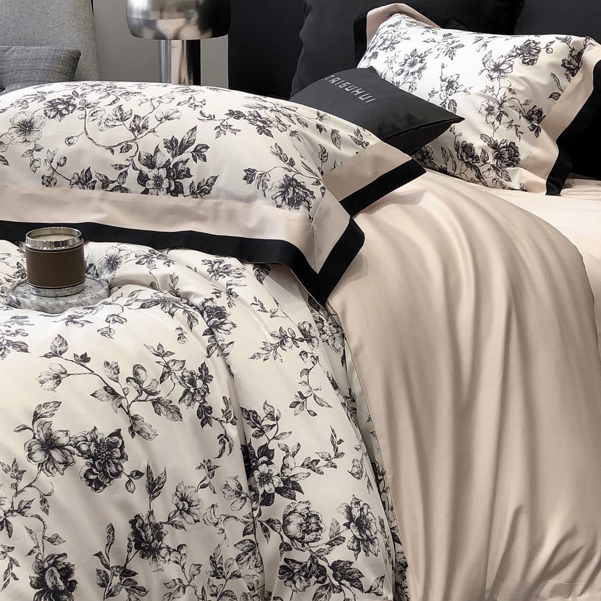 91家纺网 家纺一手货源 找家纺 太古汇家居 2026新款高支高密长绒棉专版数码印花四件套-会员260/280 券后控价——券后不低于348（严格按照控价） 艾德琳-粉色