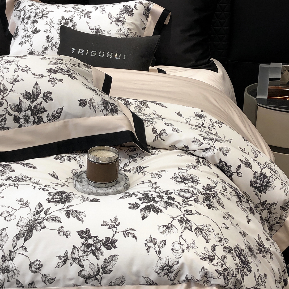 91家纺网 家纺一手货源 找家纺 太古汇家居 2026新款高支高密长绒棉专版数码印花四件套-会员260/280 券后控价——券后不低于348（严格按照控价） 艾德琳-粉色