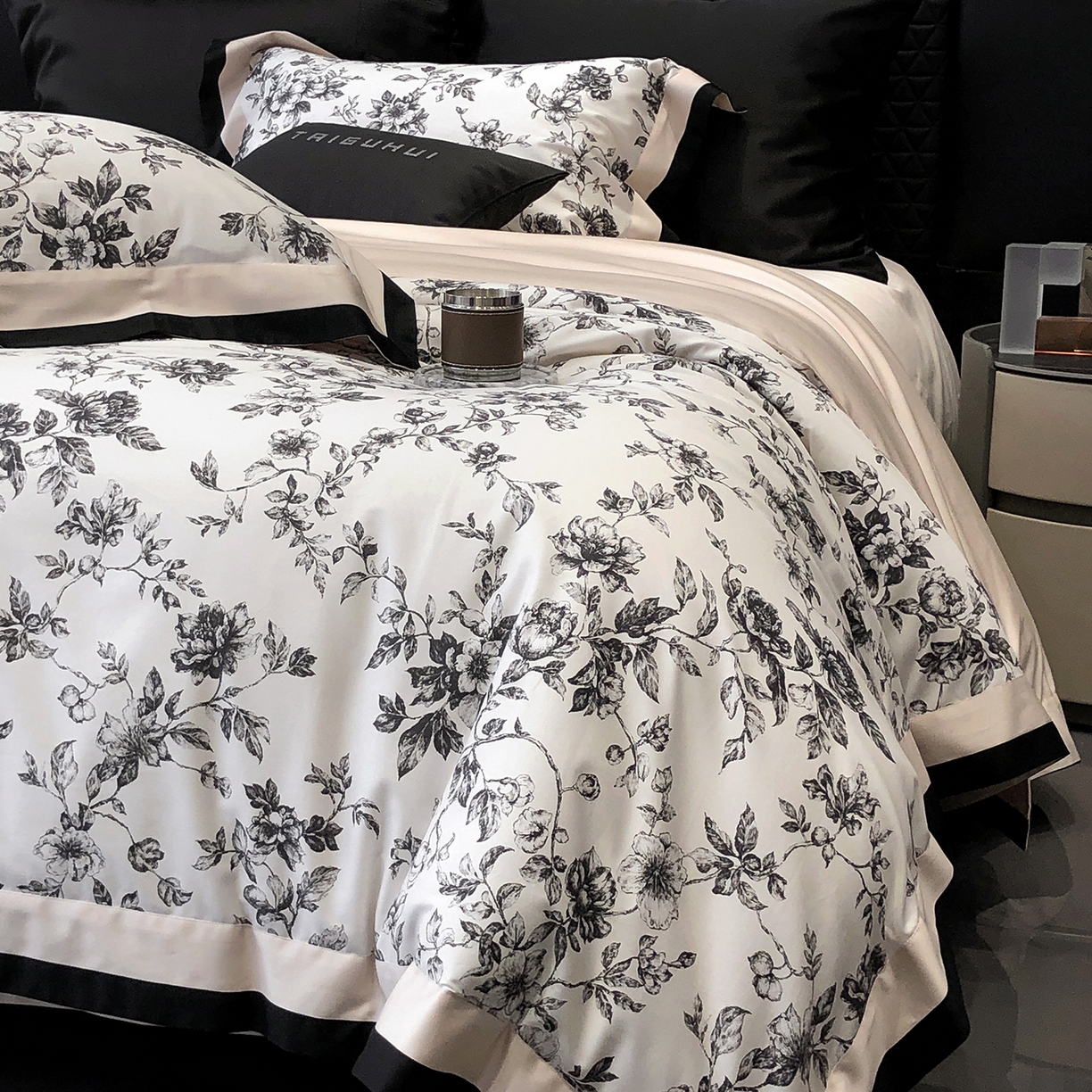 91家纺网 家纺一手货源 找家纺 太古汇家居 2026新款高支高密长绒棉专版数码印花四件套-会员260/280 券后控价——券后不低于348（严格按照控价） 艾德琳-粉色