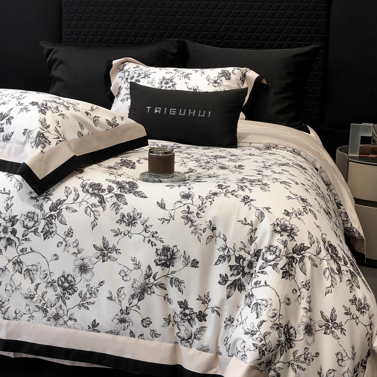 91家纺网 家纺一手货源 找家纺 太古汇家居 2026新款高支高密长绒棉专版数码印花四件套-会员260/280 券后控价——券后不低于348（严格按照控价） 艾德琳-粉色