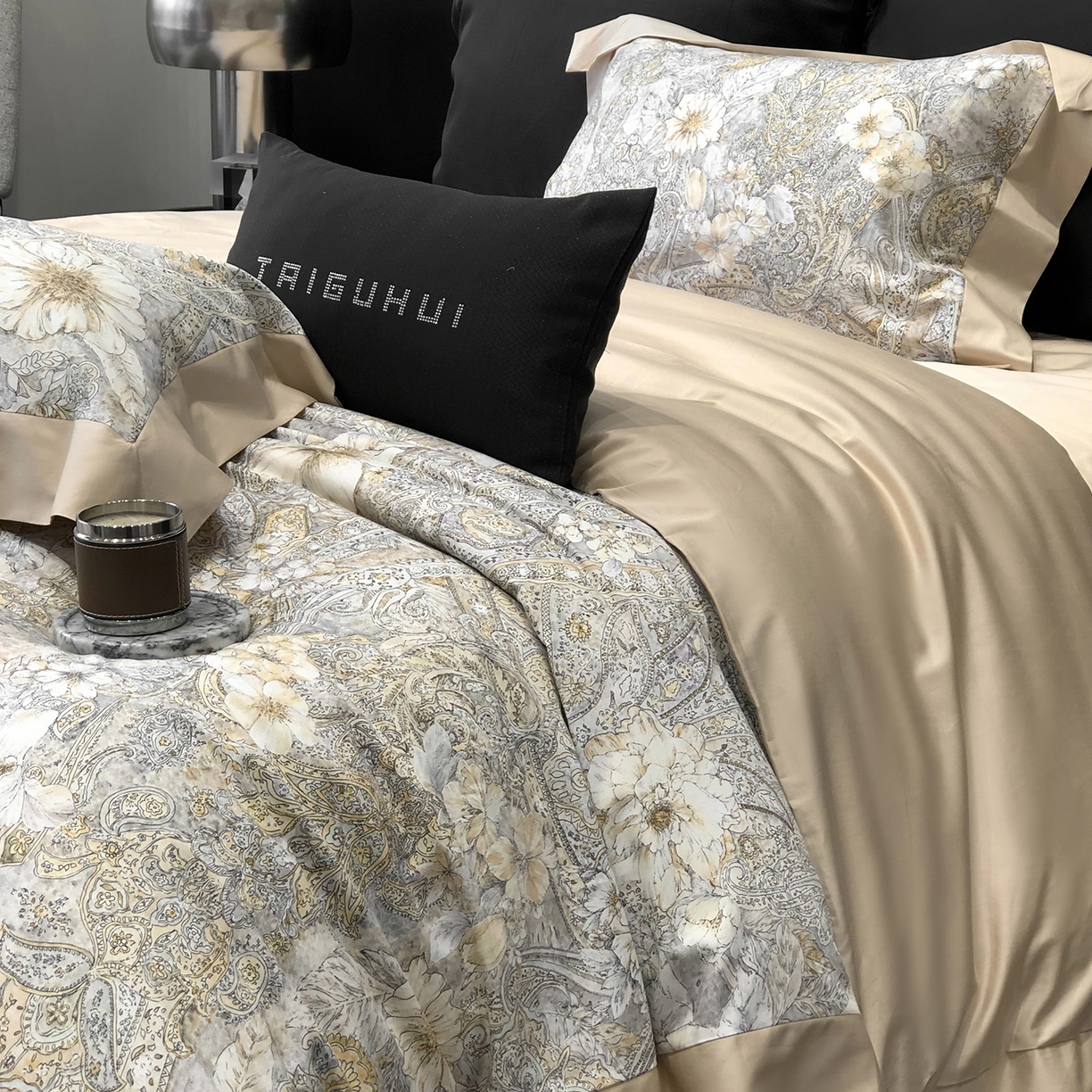 91家纺网 家纺一手货源 找家纺 太古汇家居 2026新款数码印花新疆东方棉系列四件套-会员260/280 券后控价——券后不低于348（严格按照控价） 普罗旺斯-卡其