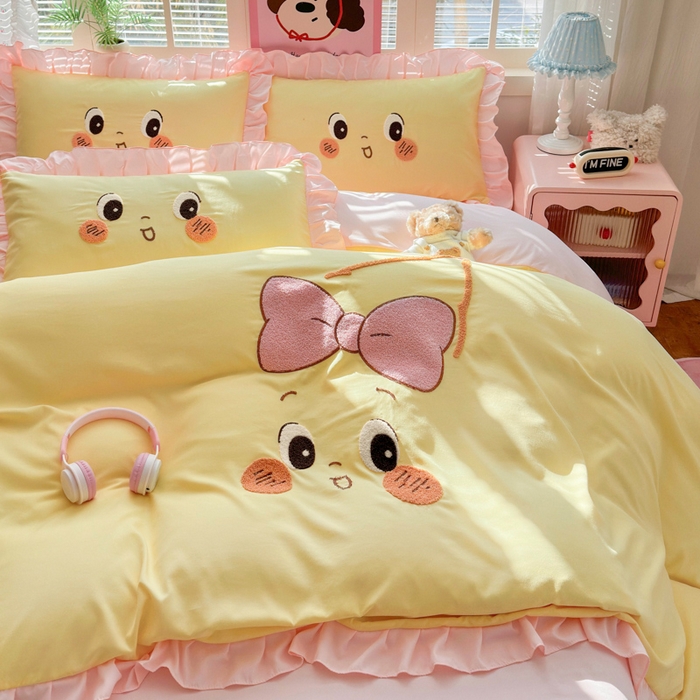 91家纺网 家纺一手货源 找家纺 （总）易禾家纺 2026新款韩版卡通可爱风水洗棉毛巾绣四件套系列（专版花型）