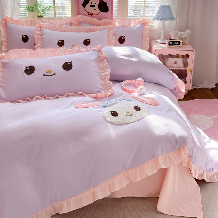 91家纺网 家纺一手货源 找家纺 易禾家纺 2026新款韩版卡通可爱风水洗棉毛巾绣四件套系列（专版花型） 小奶狗-紫粉