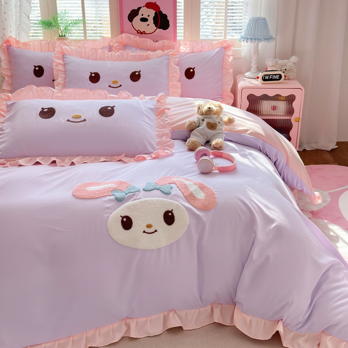 91家纺网 家纺一手货源 找家纺 易禾家纺 2026新款韩版卡通可爱风水洗棉毛巾绣四件套系列（专版花型） 小奶狗-紫粉