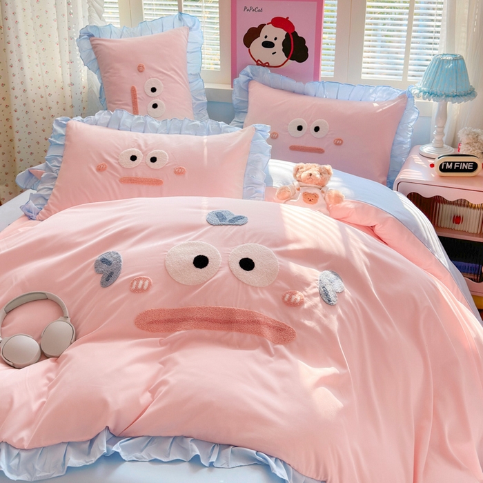 91家纺网 家纺一手货源 找家纺 易禾家纺 2026新款韩版卡通可爱风水洗棉毛巾绣四件套系列（专版花型） 大嘴鱼-浅蓝