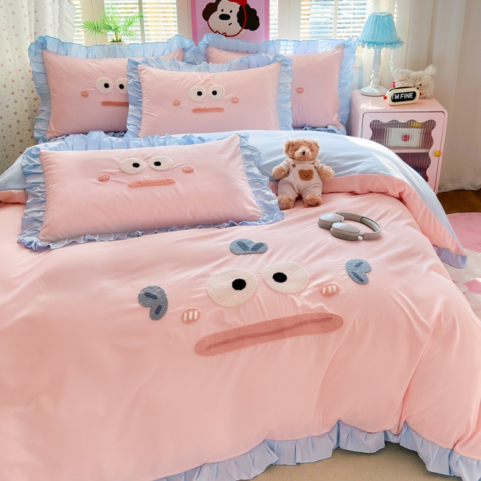 91家纺网 家纺一手货源 找家纺 易禾家纺 2026新款韩版卡通可爱风水洗棉毛巾绣四件套系列（专版花型） 大嘴鱼-浅蓝