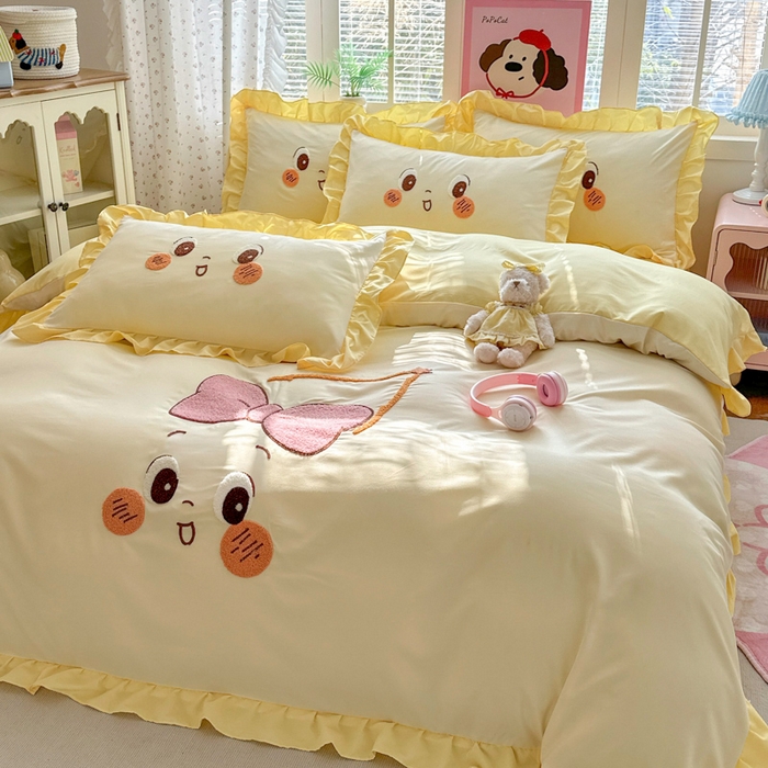 易禾家纺 2026新款韩版卡通可爱风水洗棉毛巾绣四件套系列（专版花型） 星空梦-杏黄