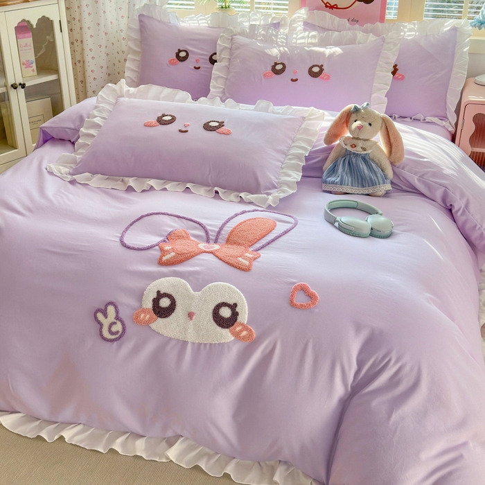 91家纺网 家纺一手货源 找家纺 易禾家纺 2026新款韩版卡通可爱风水洗棉毛巾绣四件套系列（专版花型） 大耳兔-浅紫