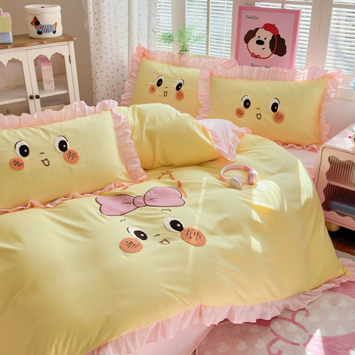 91家纺网 家纺一手货源 找家纺 易禾家纺 2026新款韩版卡通可爱风水洗棉毛巾绣四件套系列（专版花型） 星空梦-黄粉