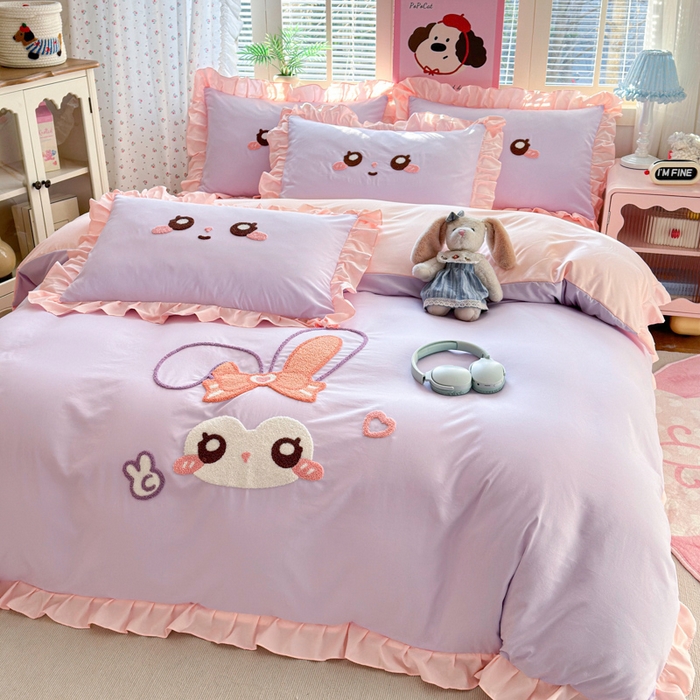 易禾家纺 2026新款韩版卡通可爱风水洗棉毛巾绣四件套系列（专版花型） 大耳兔-紫粉