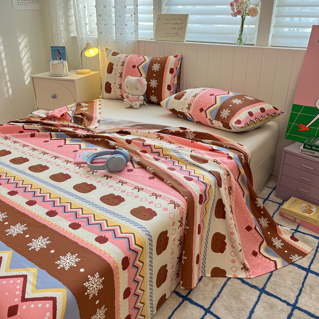 91家纺网 家纺一手货源 找家纺 桃子家居 2026新款纯棉全棉单品印花卡通可爱少女床单床笠枕套系列 棉单品-粉粉黑皮猫