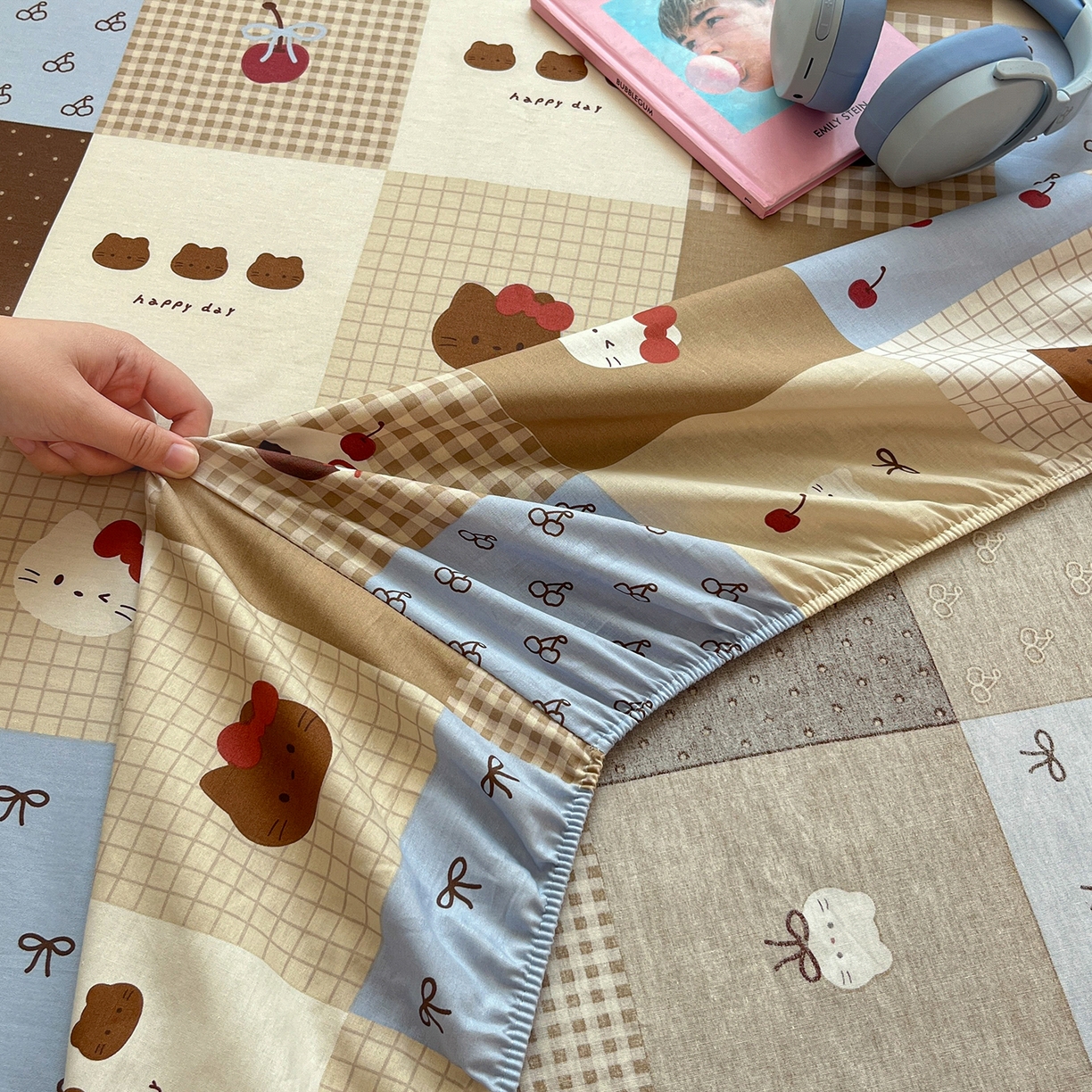 91家纺网 家纺一手货源 找家纺 桃子家居 2026新款纯棉全棉单品印花卡通可爱少女床单床笠枕套系列 棉单品-可可黑皮猫