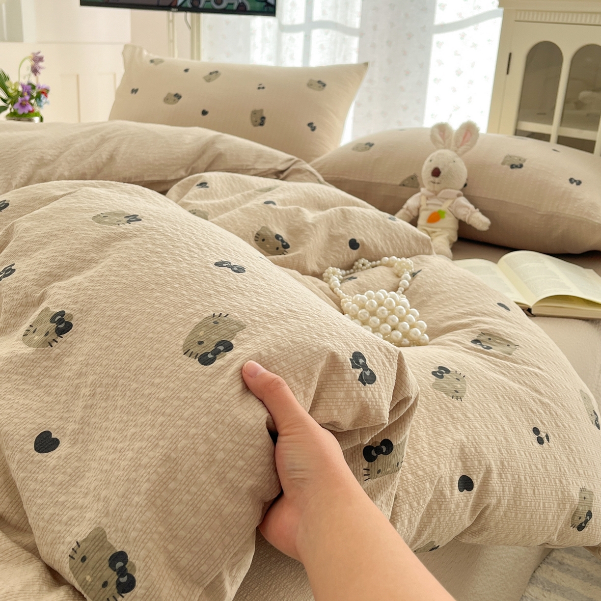 91家纺网 家纺一手货源 找家纺 玉海棠家纺 2026新款直播爆款高品质高克重泡泡纱泡芙纱四件套 咖色凯蒂