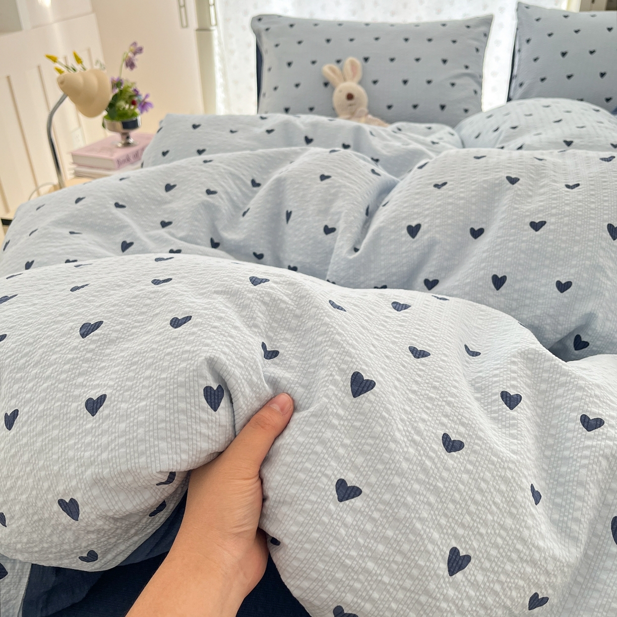 91家纺网 家纺一手货源 找家纺 玉海棠家纺 2026新款直播爆款高品质高克重泡泡纱泡芙纱四件套 蓝调心心